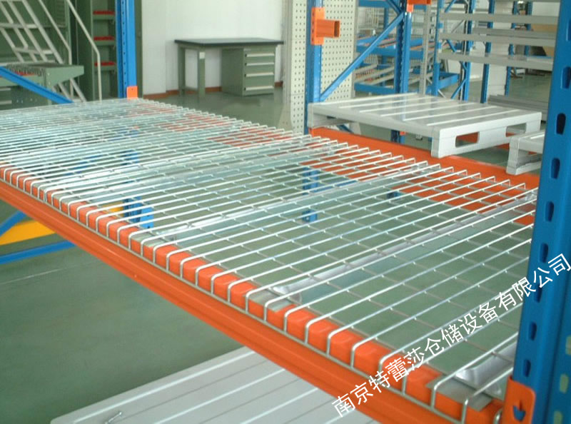 重量型貨架上面鋪鋼層網(wǎng) 重量型貨架上面鋪鋼層網(wǎng)